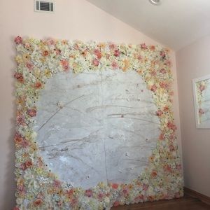 Flower wall for sale! PICK UP NEEDED ASAP